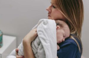 Hoquet de bébé : quand dois-je consulter un médecin ?